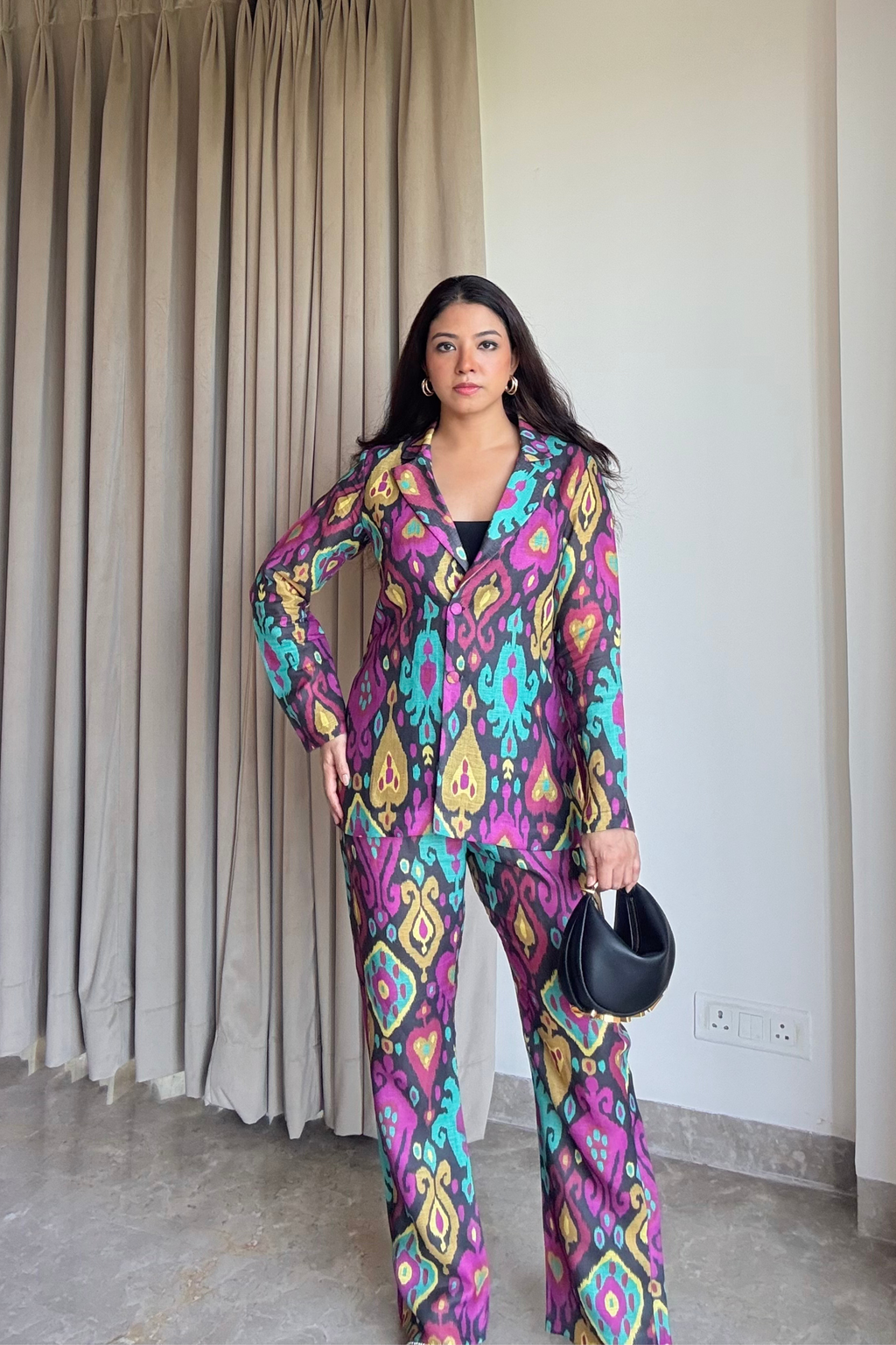 Noir black ikkat cord-set