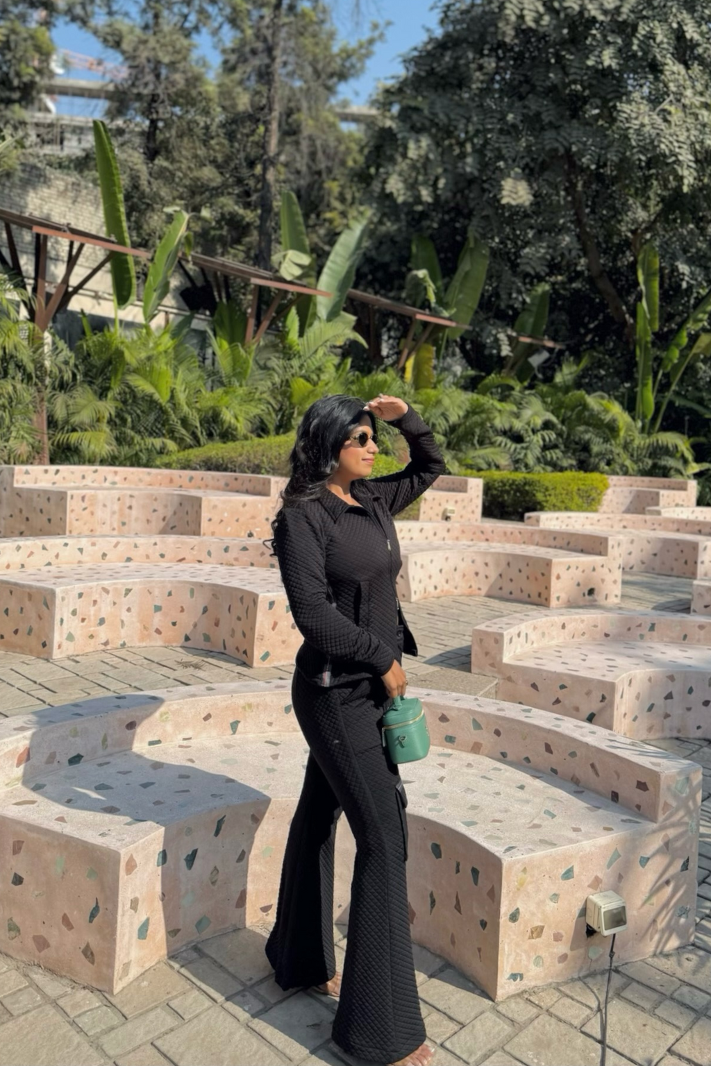 Black quilted set with double zip