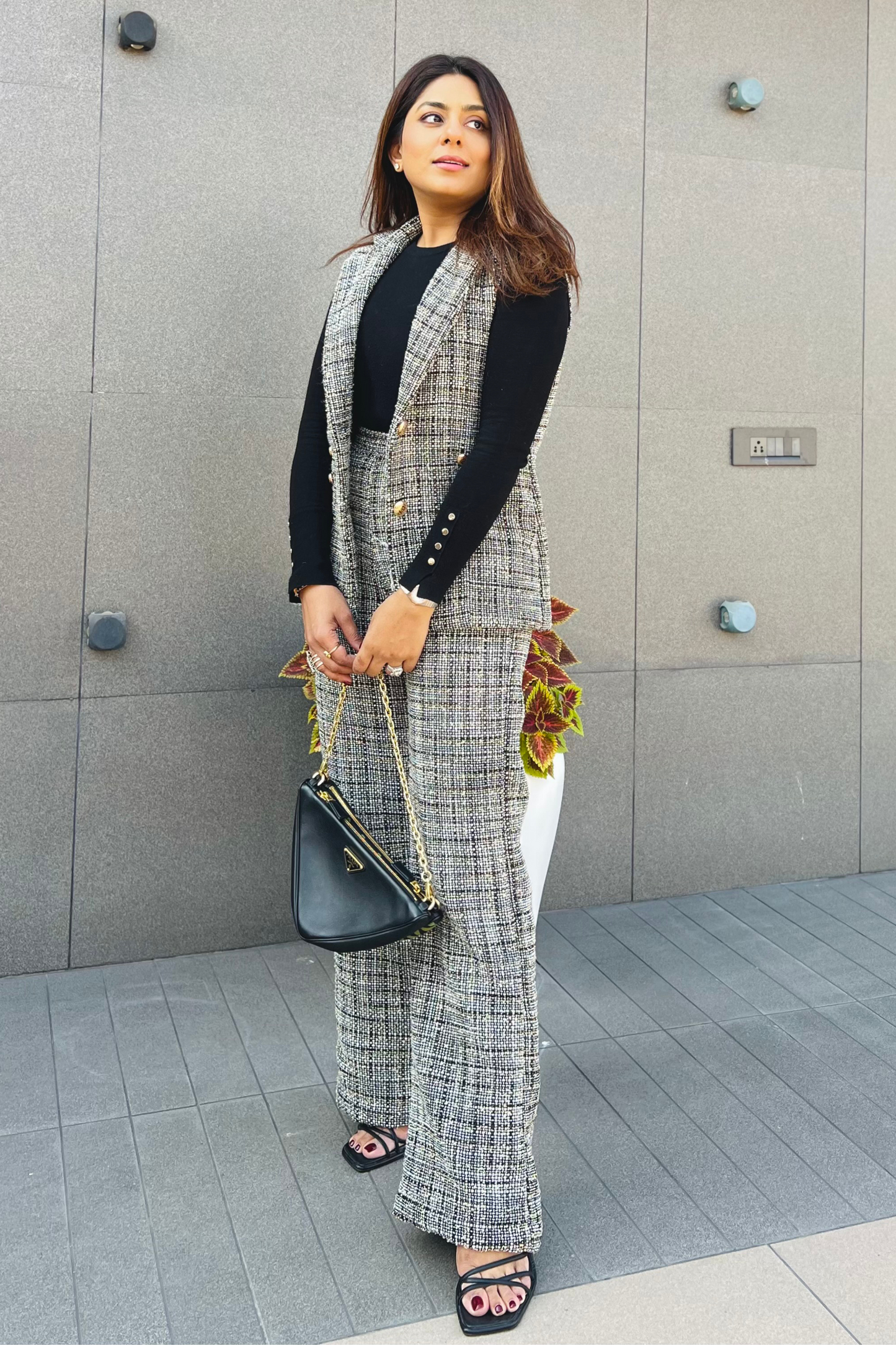 Sleeveless tweed jacket with Pants