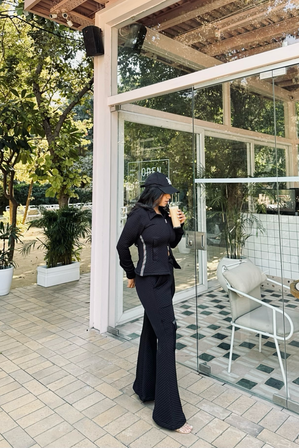 Black quilted set with double zip