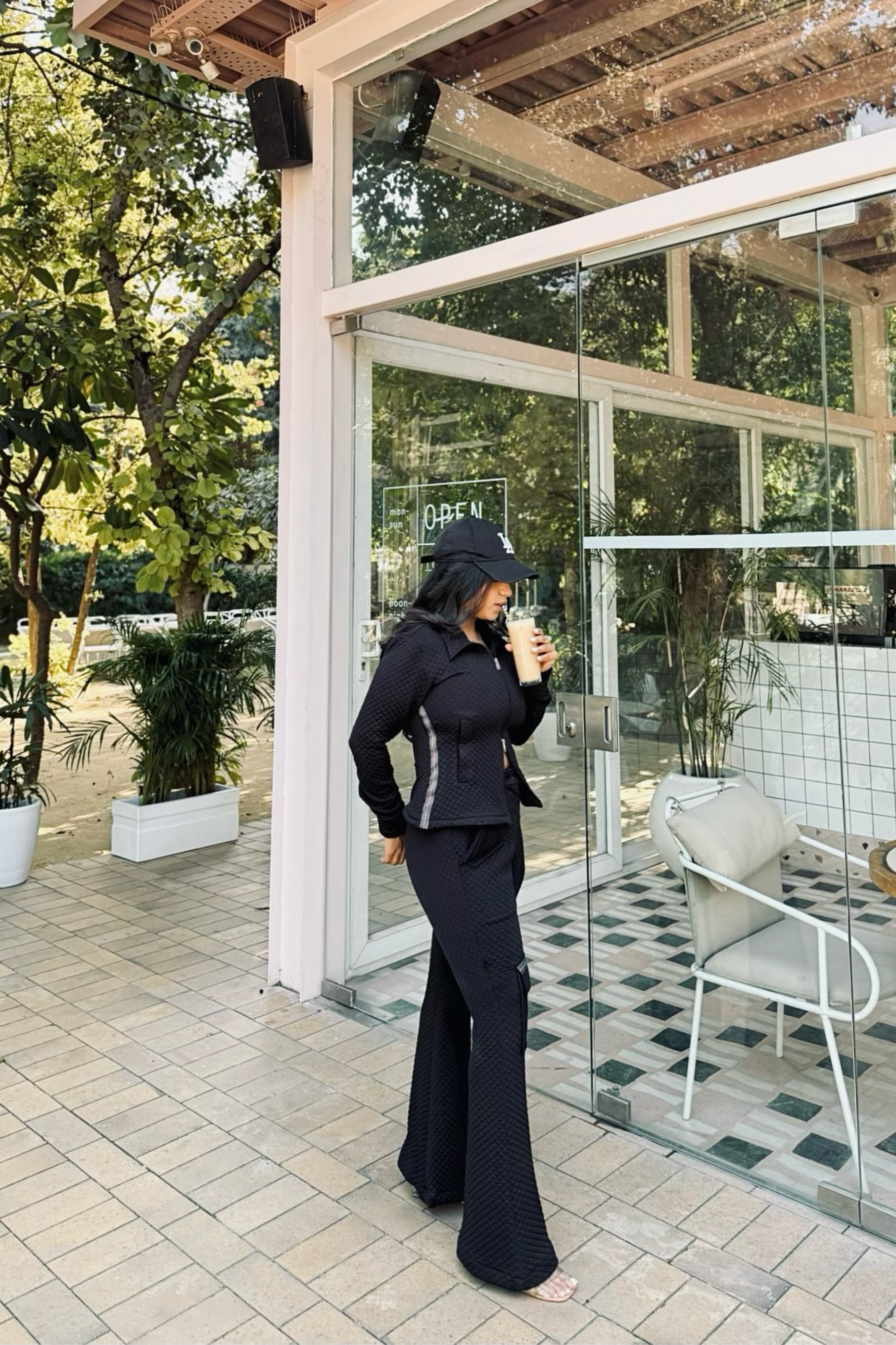 Black quilted set with double zip