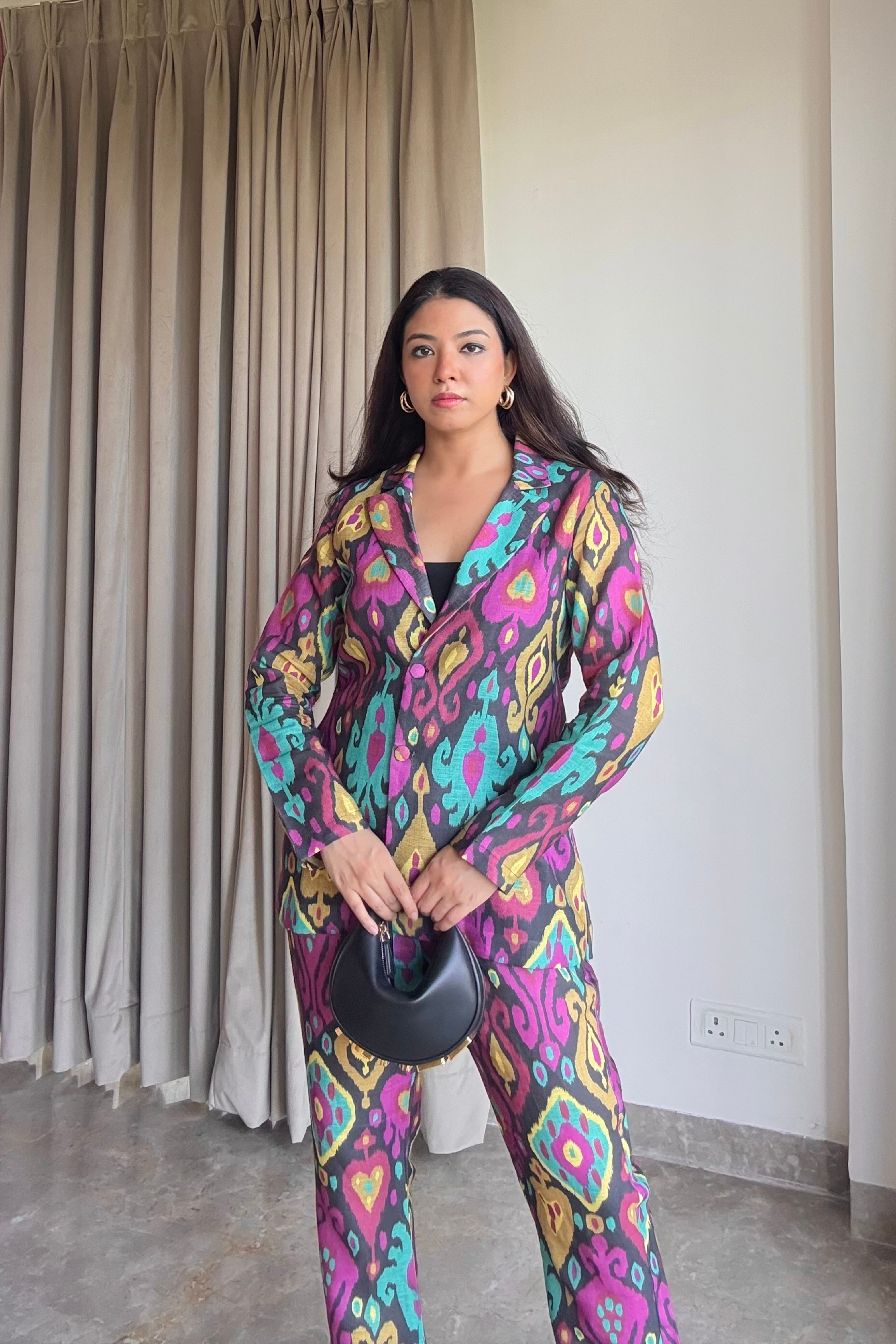 Noir black ikkat cord-set