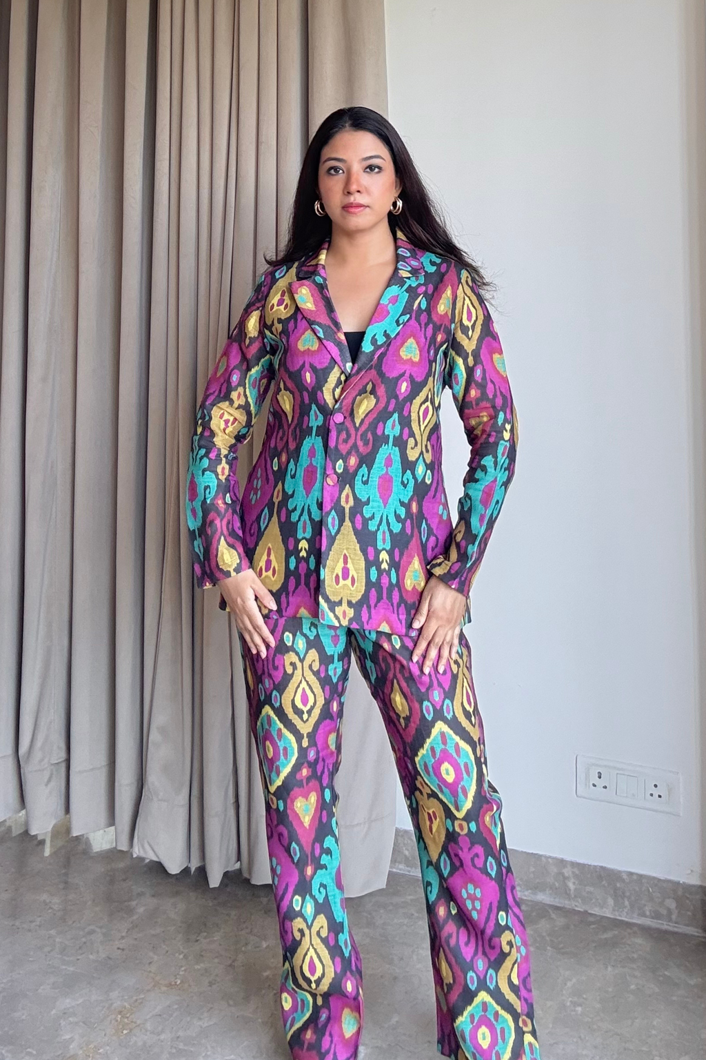 Noir black ikkat cord-set